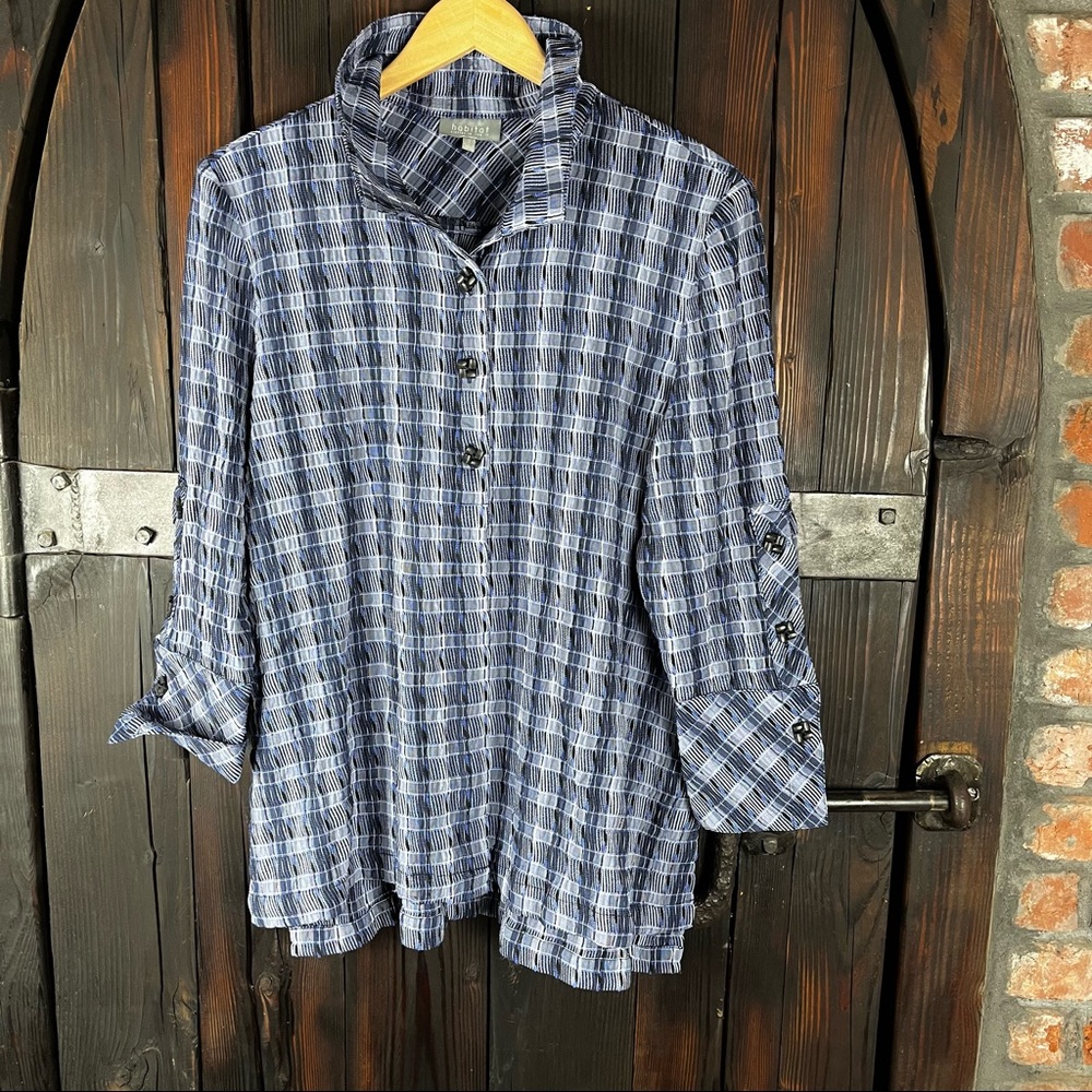 Habitat button front crepe top S
